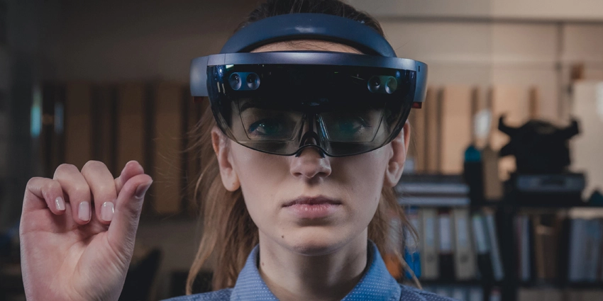 Microsoft to Transition Away from HoloLens, Mixed Reality Hardware - XR Today