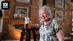 Merle Thornton, who fought for the right for women to drink at public bars in Queensland, dies aged 93