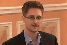 Edward Snowden Echoes Richard Stallman's Warnings On Proprietary Software After User Says 'Adobe Can Not Be Trusted'