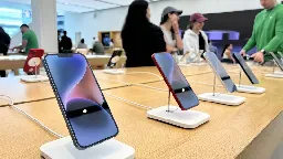 Apple's sales fall for the third consecutive quarter | CNN Business