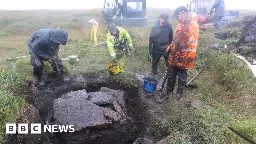 Bronze Age burial chamber unearthed on Dartmoor