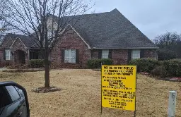 Neighbor outraged after HOA decides to tear down 12-year-old home over new rule change: ‘How is that even legal?’