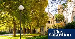 Number of Australians enrolled in bachelor degrees falls by 12% in less than a decade