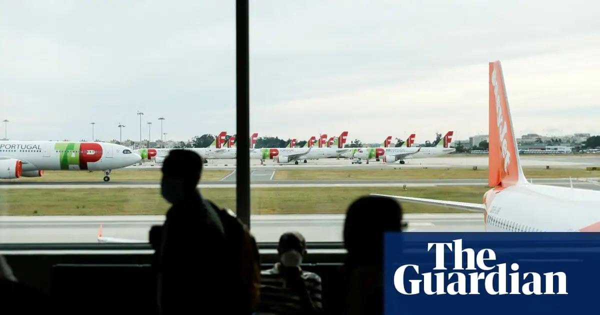 Portuguese politician accused of stealing suitcases at airports