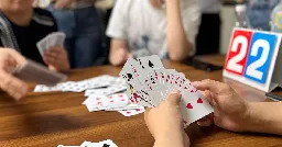 US-Sino tensions help spawn China card game craze