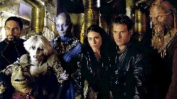How The Sci-Fi Series Farscape Set Out To Do The Opposite Of Star Trek - SlashFilm