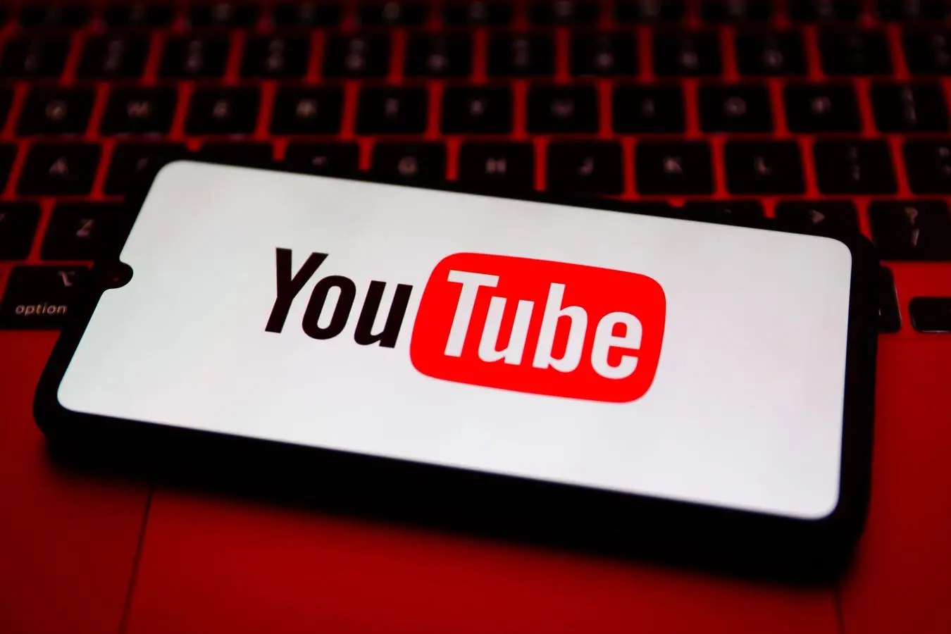 YouTube Bug Could Have Exposed Emails Of 2.7 Billion Users