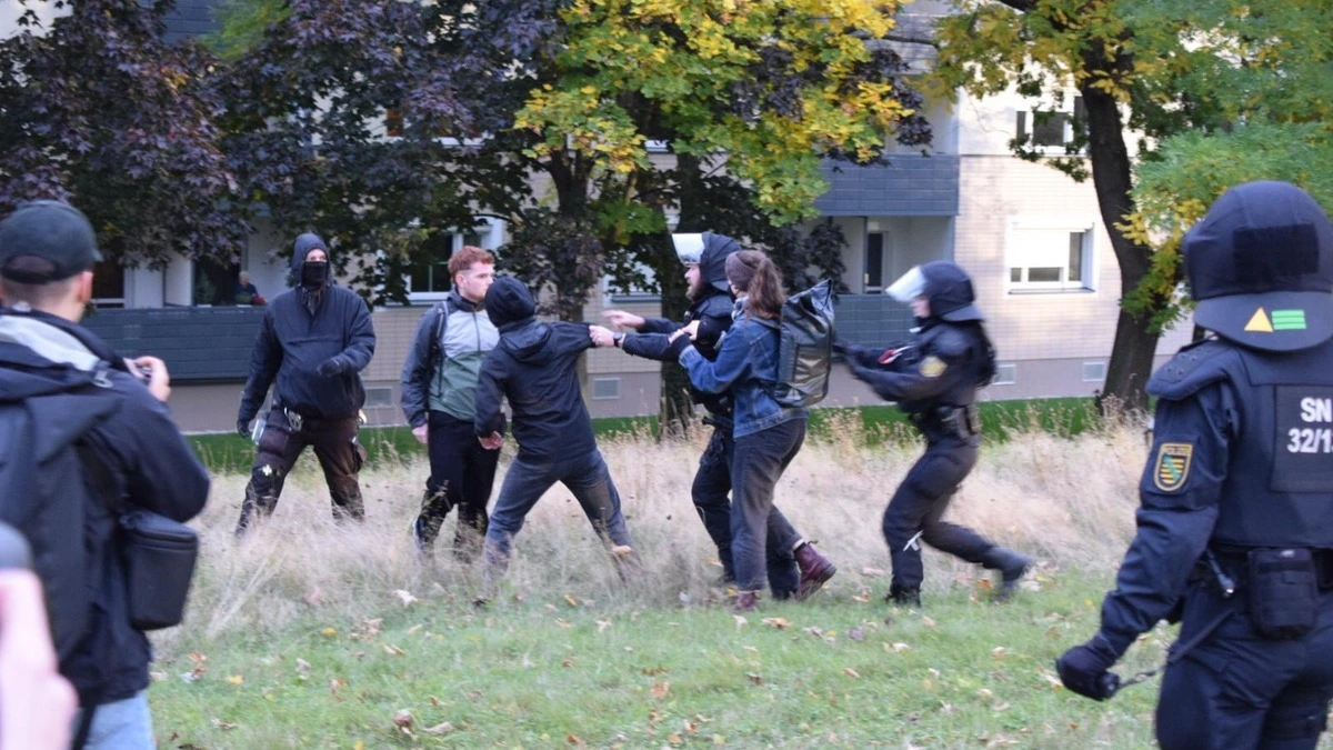 Aggressive Stimmung: Auseinandersetzungen bei Demos in Dresden