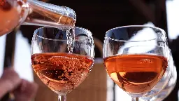 Deutsche trinken weniger Rot- und mehr Roséwein