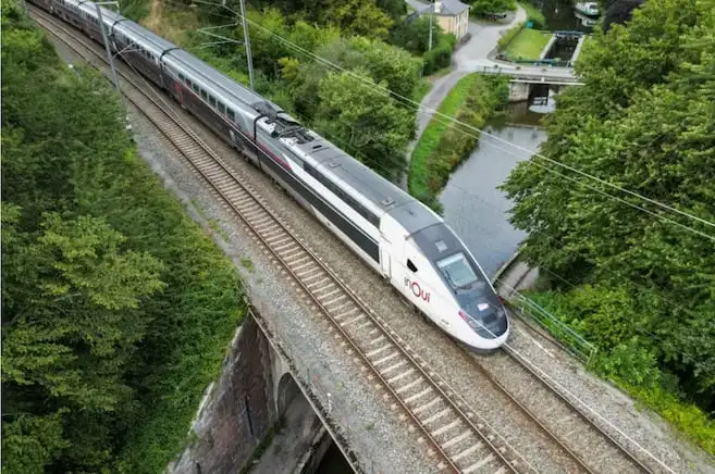 Justin Trudeau donne le feu vert au TGV