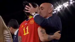 Spanish FA president Rubiales apologises for Hermoso kiss