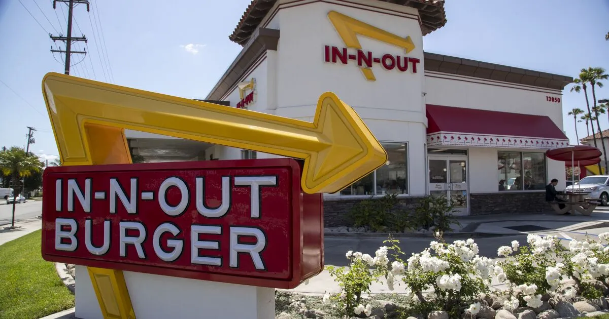 In-N-Out bans employees from wearing masks