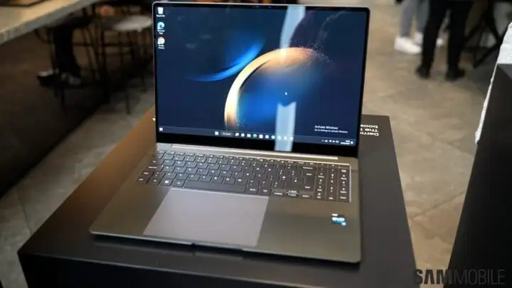 Galaxy Book 4 fails to learn the basics from Apple's MacBook Pro