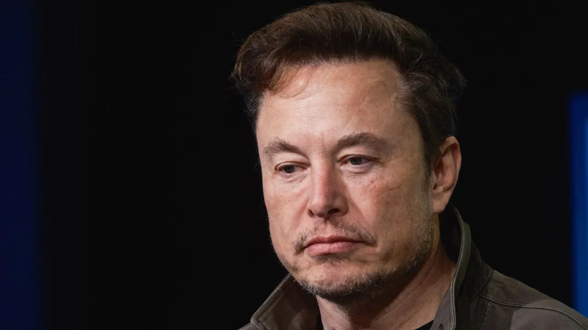 Elon Musk appearance at Valorant Champions tournament met with boos, crowd chanting 'Bring back Twitter'