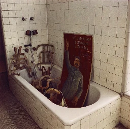 What Frida Kahlo Kept in Her Bathroom
