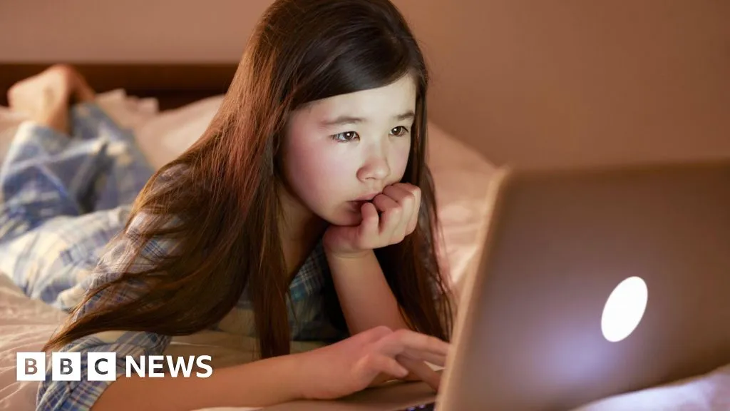 Children routinely using social media, Australian regulator says