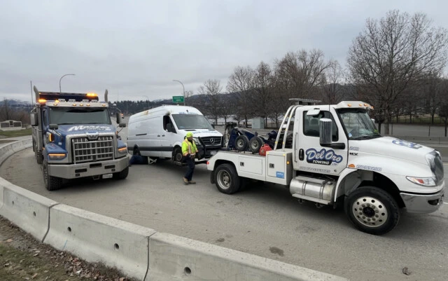 Bennett Bridge reopens after RCMP bomb squad clears span - Kelowna News