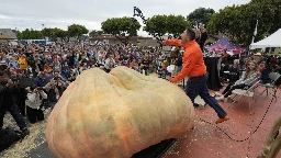 Pumpkin weighing 2,749 pounds wins California contest, sets world record for biggest gourd