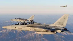 Korean F-50 threatens Su-30 in Malaysia after downing an F-22