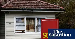 Record number of Australians at risk of mortgage stress as RBA interest rate rises bite