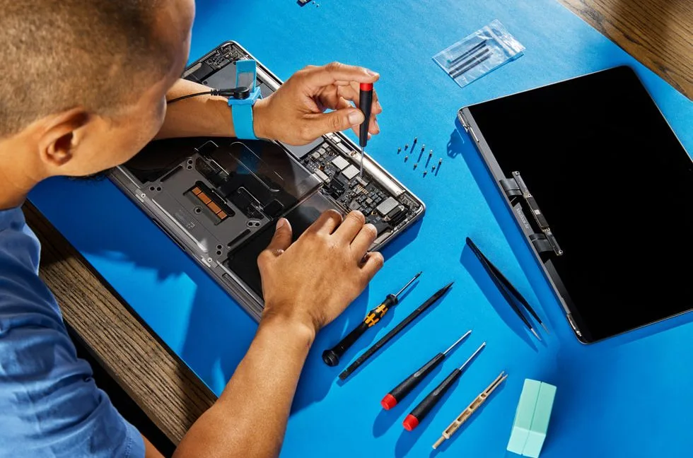 Apple, Lenovo lead losers in laptop repairability analysis