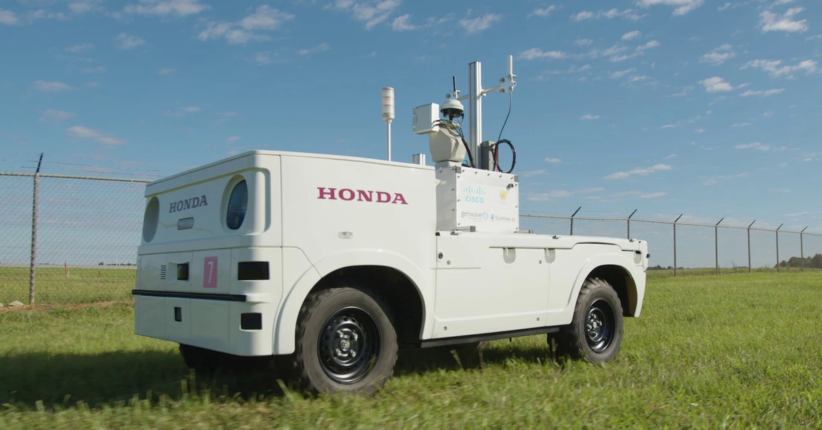 Honda made an airport robot to handle all the boring, repetitive tasks