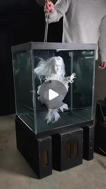 Alex on Instagram: "Floating ghost effect using a fish tank and a puppet •
#moviemagic #puppet"