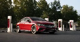 Mercedes-Benz says “ja” to Tesla’s EV charging connector