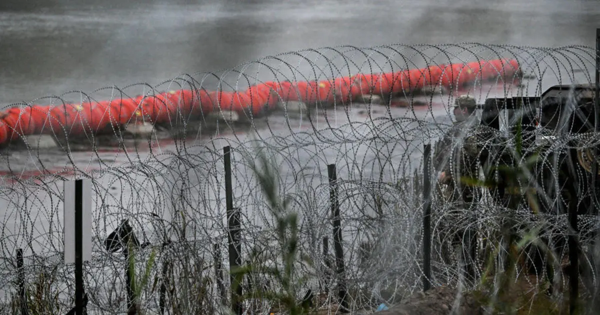 Texas "physically barred" Border Patrol agents from trying to rescue migrants who drowned, federal officials say