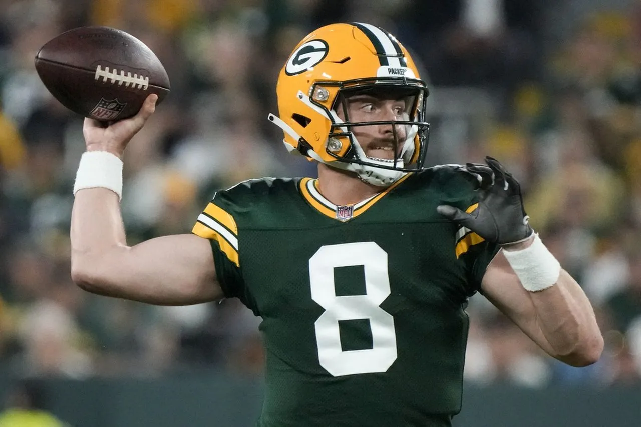 ‘The moment’s not too big for him’: Former PSU QB Sean Clifford impressing early on with Green Bay