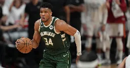 Report: Giannis Antetokounmpo had cleanup surgery on knee