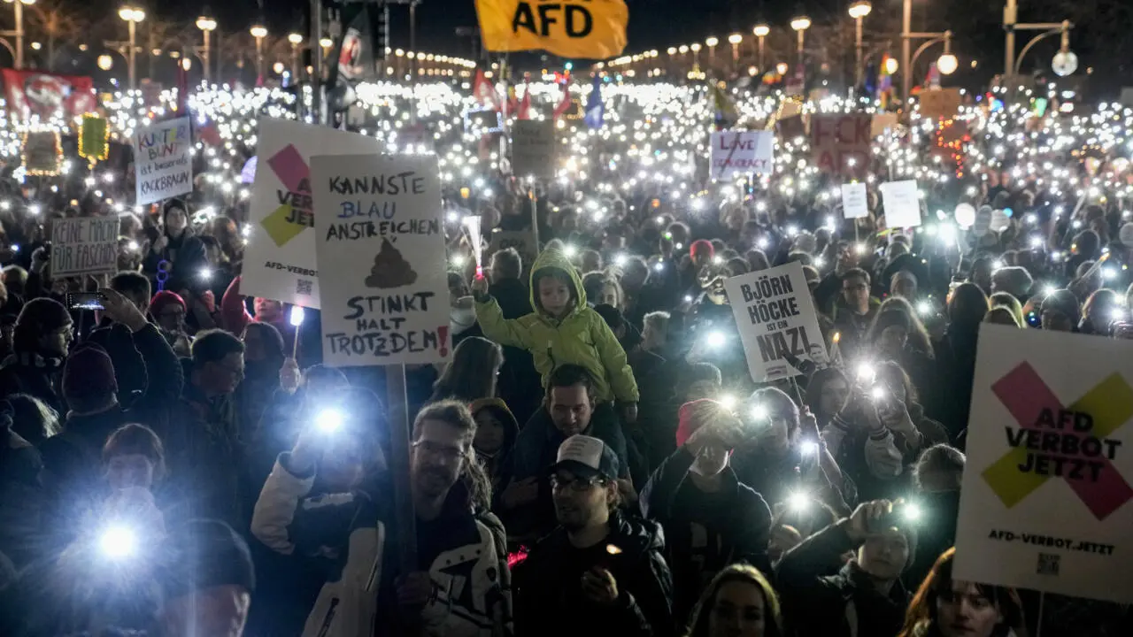 En Allemagne, des dizaines de milliers de personnes manifestent contre l'AfD