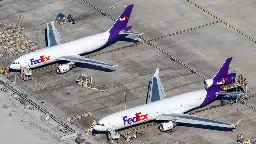 FedEx pilots reject 30% pay hike proposal, but a strike isn't imminent | CNN Business