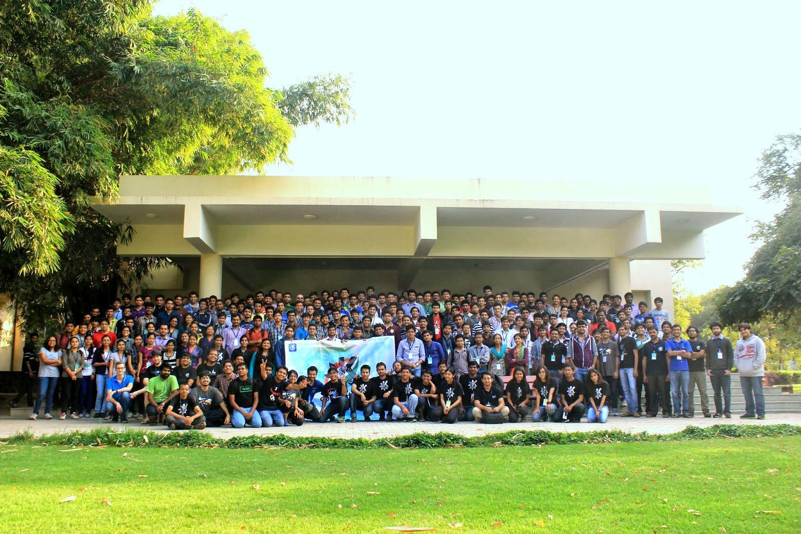 2024 group photo of attendees to conf.kde.in