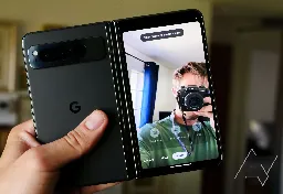 Android 14 finally lets apps show content on both screens on a foldable