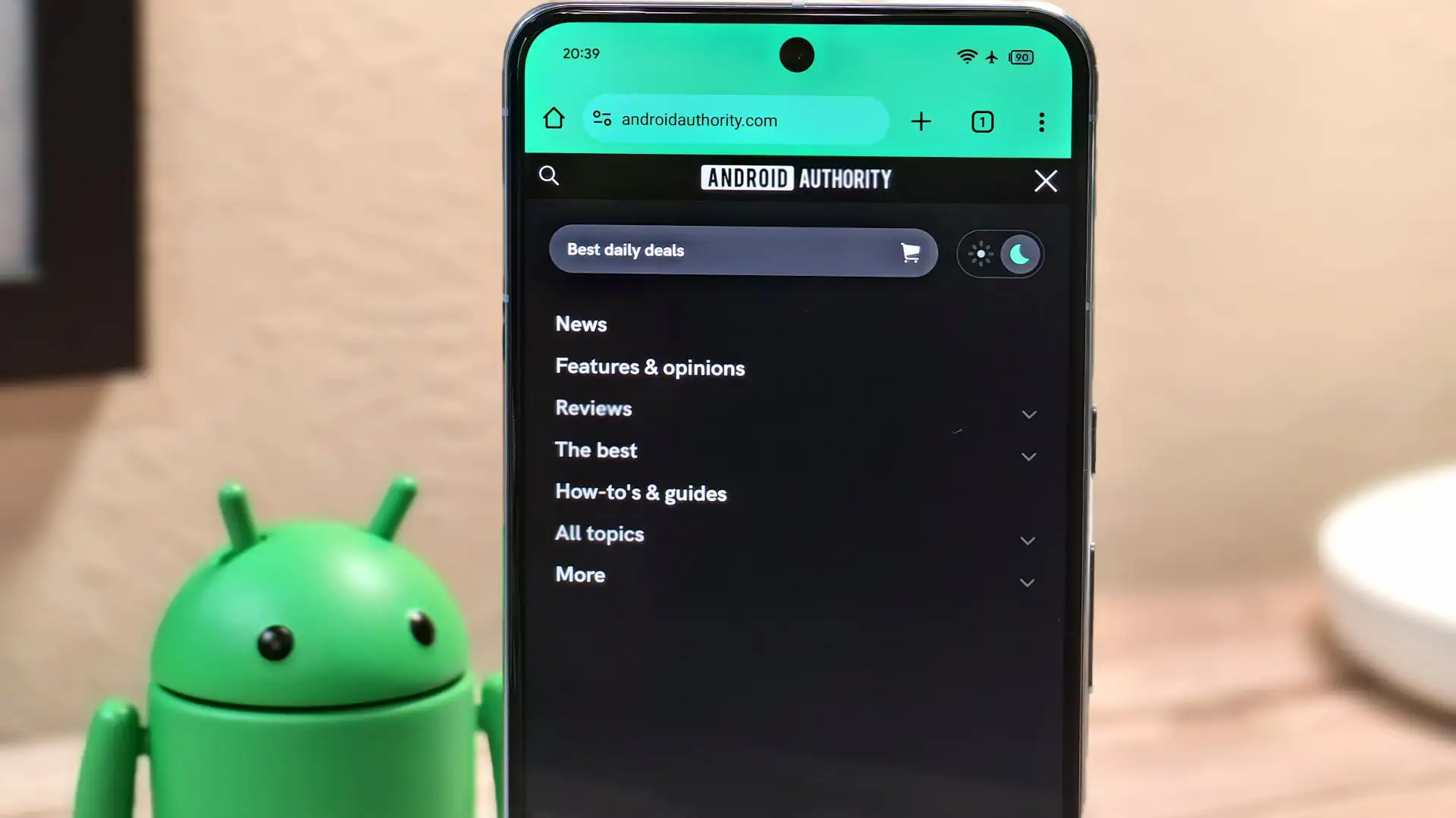 Android 16 prepares to make dark mode work with more apps