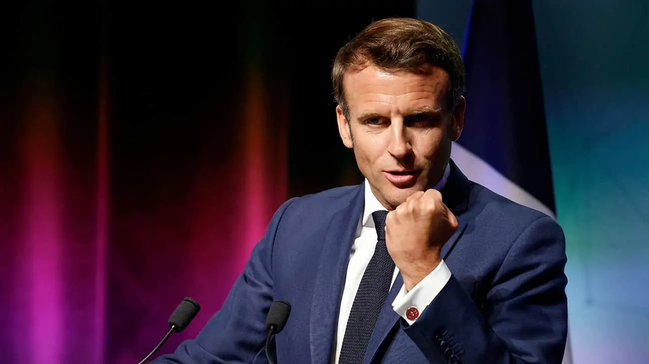 Macron: Zelenskyy was elected in free elections, unlike Putin