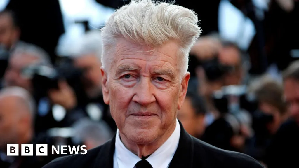 David Lynch: Twin Peaks film director dies at 78, family says