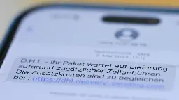 Tausende Beschwerden über Betrug mit Paket-SMS