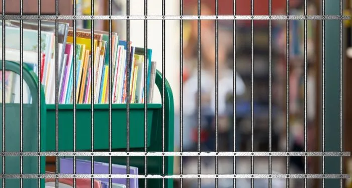 Iowa Rushes, Advances Librarian Criminalization Bill