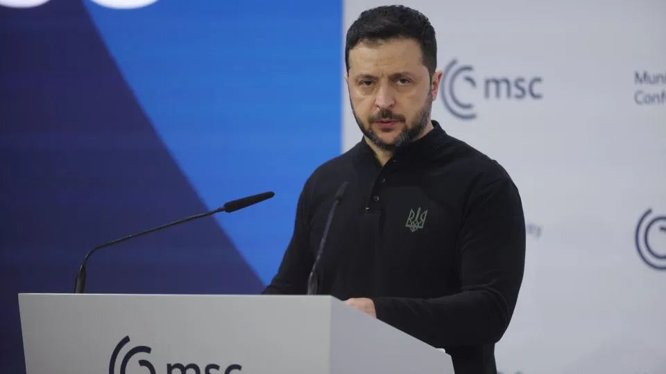 Zelenskyy warns Russia plans to send troops to Belarus