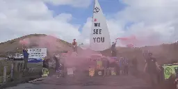 Extinction Rebellion Shuts Down UK Coal Mine Operating Without License