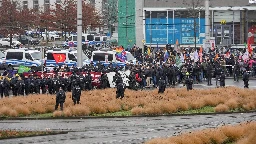 Rechte ziehen durch Braunschweig –  Gegenprotest an mehreren Orten