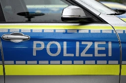 Dresdner Polizei ermittelt gegen Kommissaranwärter wegen Zeigens von Hitlergruß
