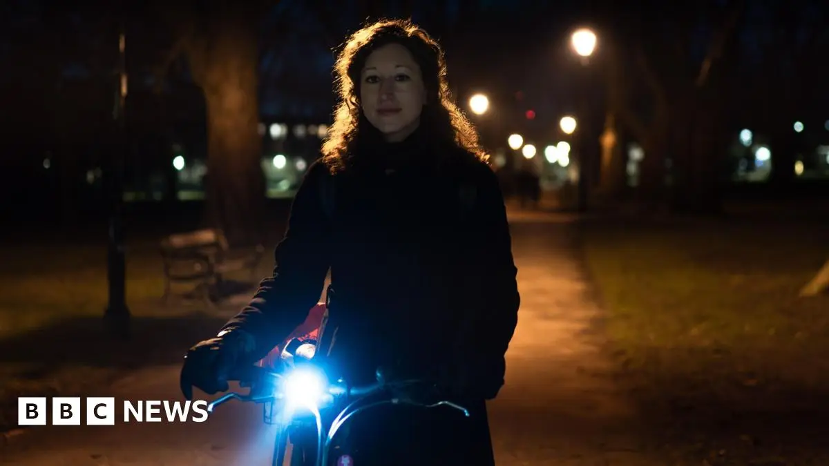 Night-time bike riding in London 'socially unsafe' for women