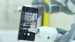 I saw how Samsung’s robots make the Galaxy Z Fold 5