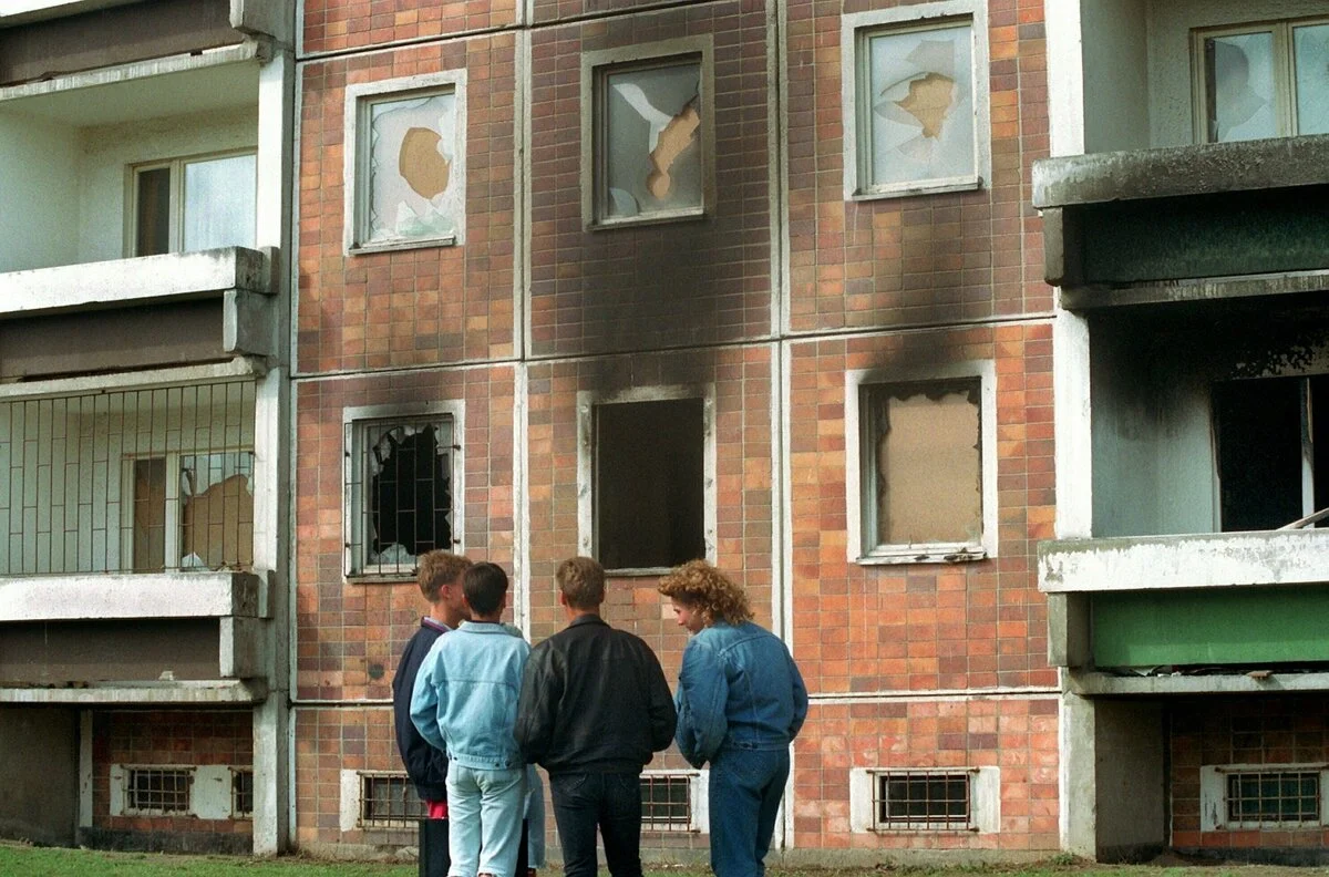 Angriffe auf Geflüchtetenunterkünfte: Ohne Brandmauer wird es brennen