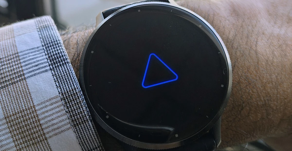 Garmin users say their watches are bricked with a ‘blue triangle of death’