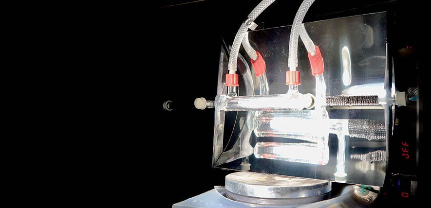 Solar-powered device captures carbon dioxide from air to make sustainable fuel