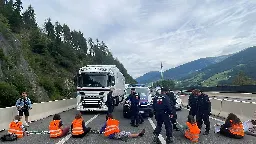 Letzte Generation blockiert Brennerautobahn